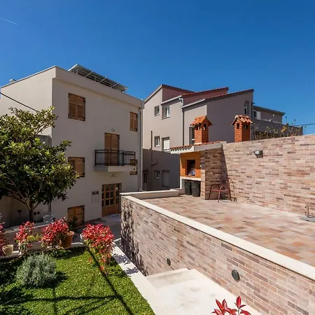 Lea Apartman Podstrana